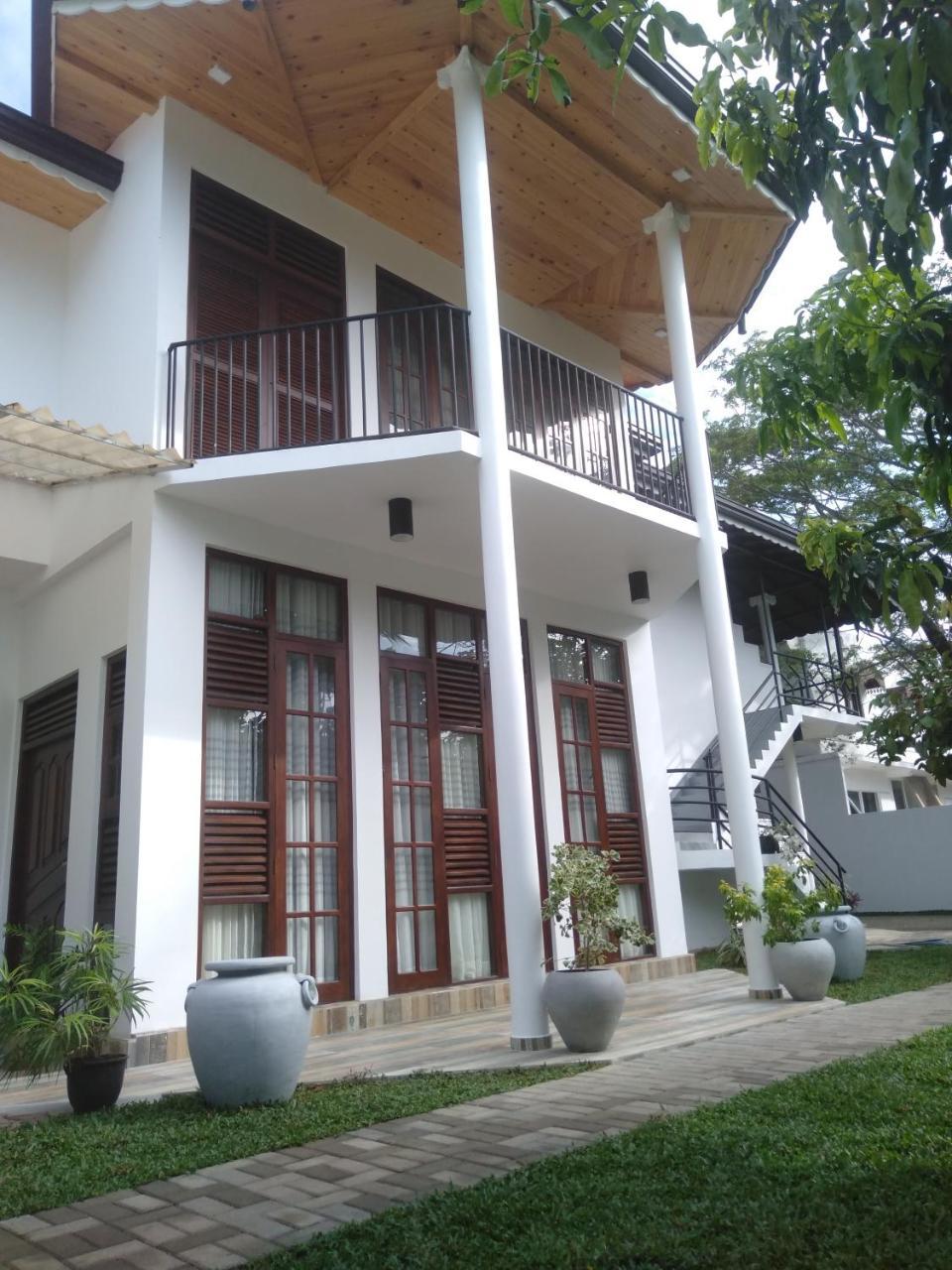 Surf Sea Breeze Apartments Mirissa Zewnętrze zdjęcie