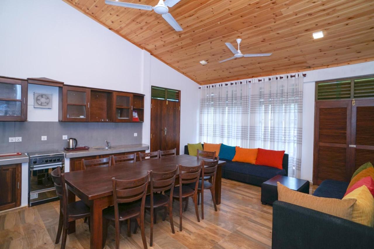 Surf Sea Breeze Apartments Mirissa Zewnętrze zdjęcie